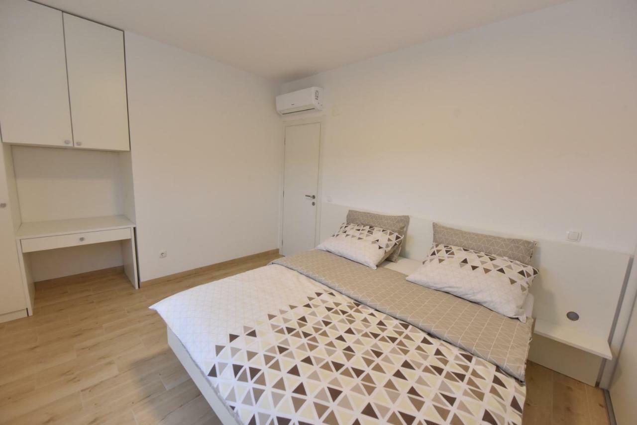 Family Apartments Podsolarsko シベニク エクステリア 写真