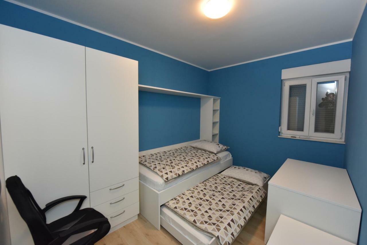 Family Apartments Podsolarsko シベニク エクステリア 写真