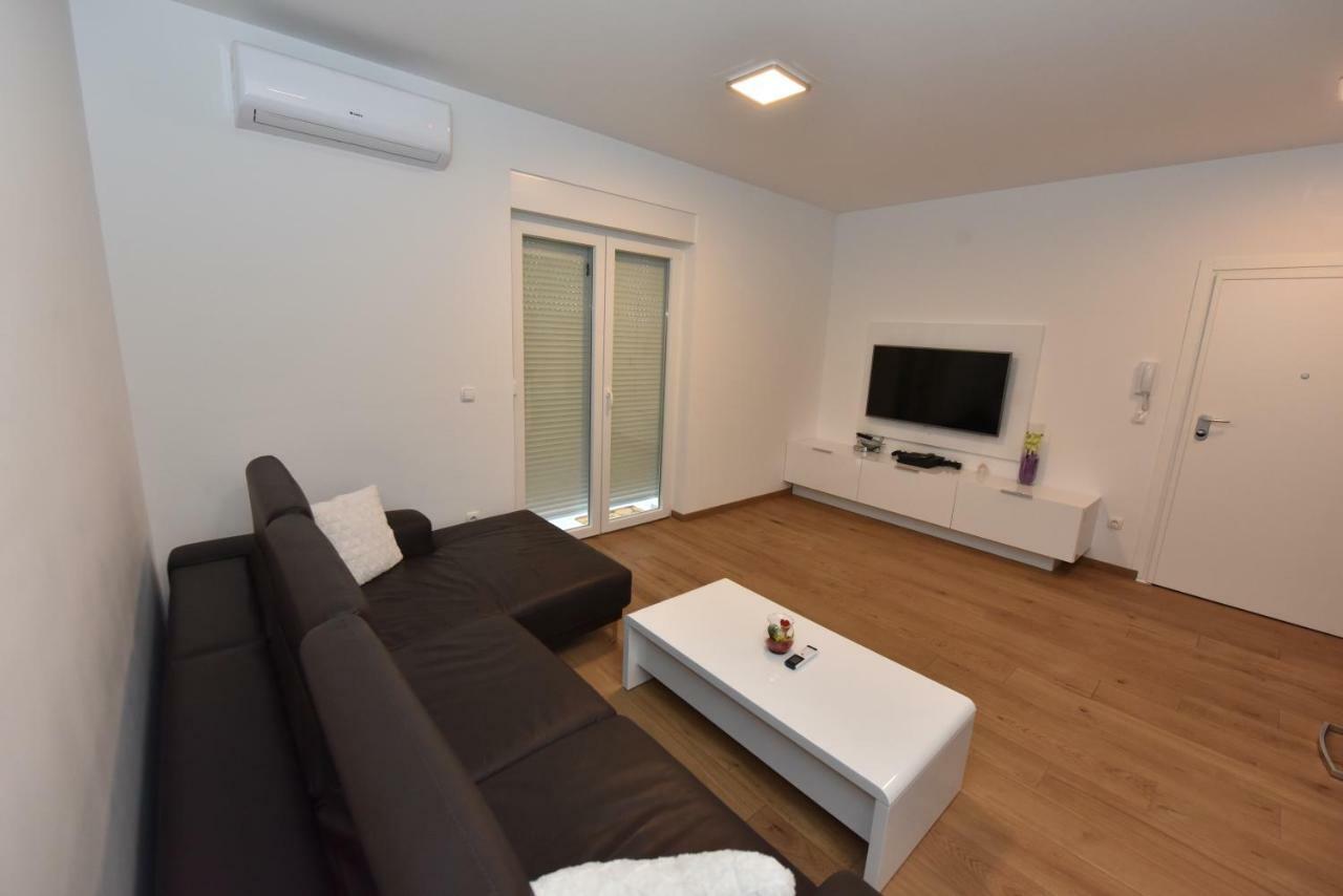 Family Apartments Podsolarsko シベニク エクステリア 写真