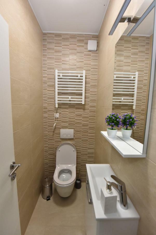 Family Apartments Podsolarsko シベニク エクステリア 写真