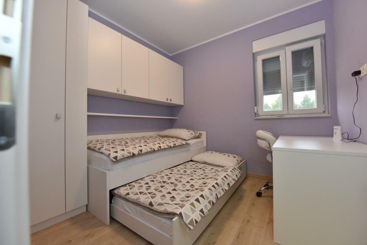 Family Apartments Podsolarsko シベニク エクステリア 写真